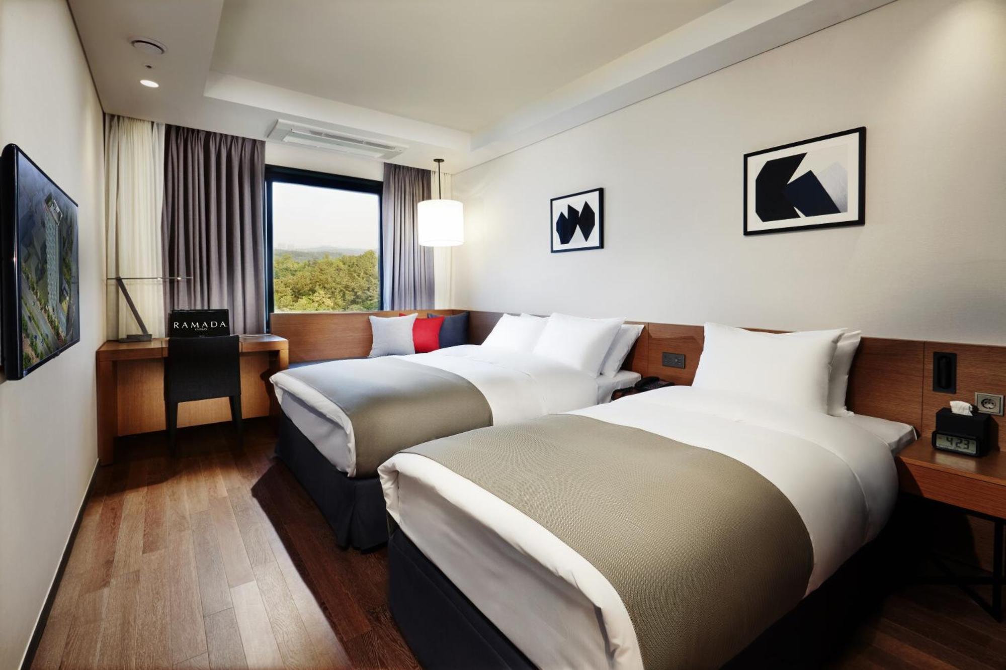 Ramada By Wyndham Gunsan Hotel Exterior photo